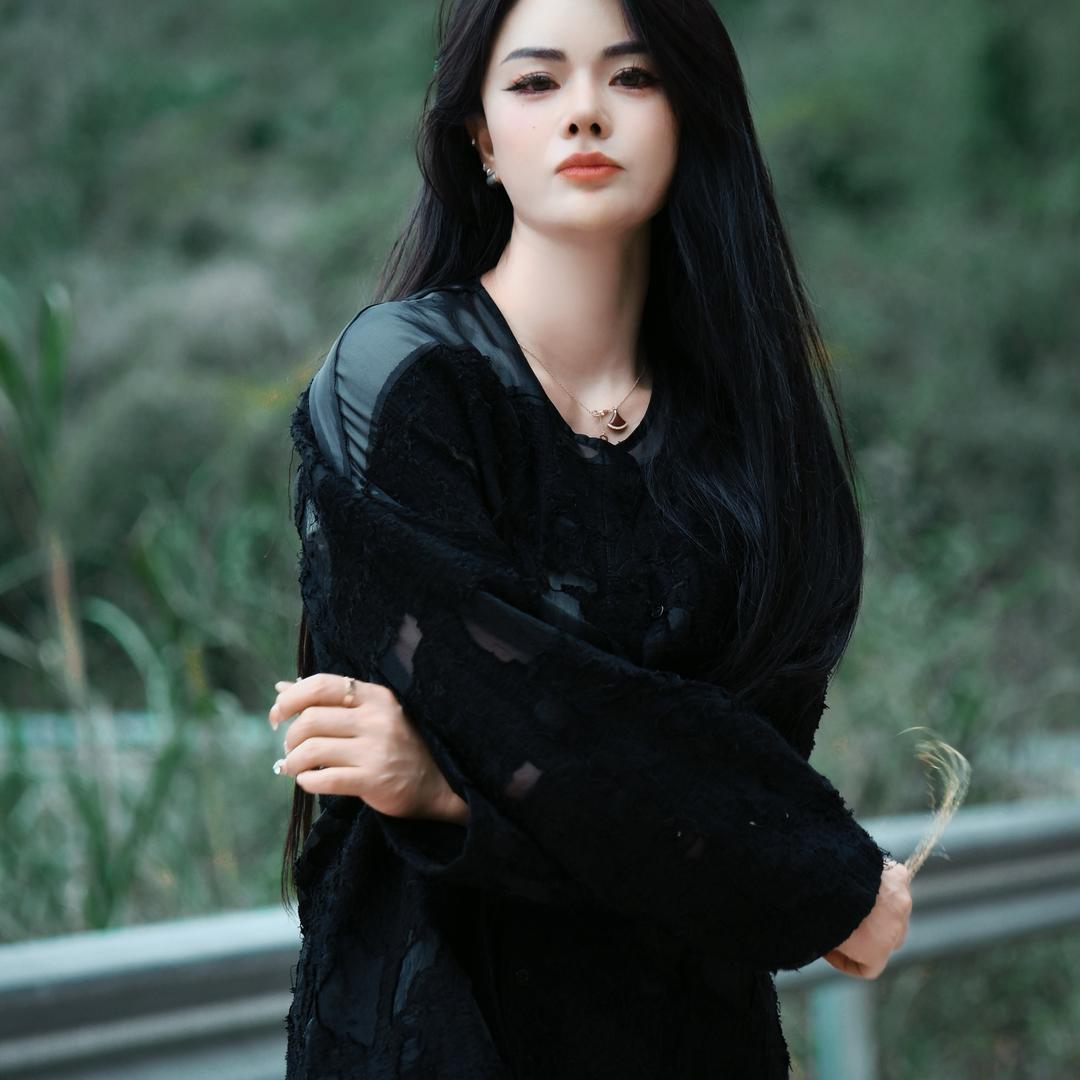 龙艳玲