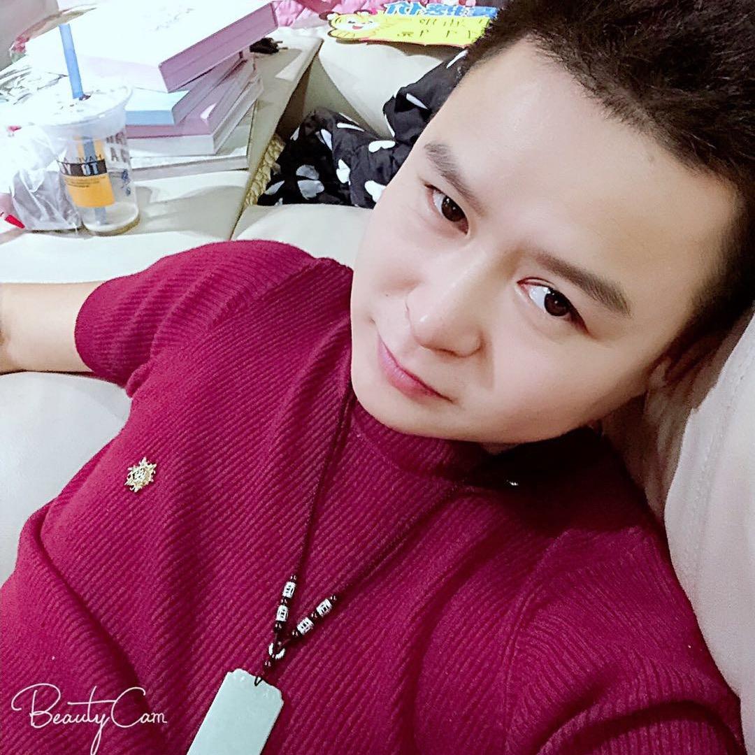 帝王烫染美发