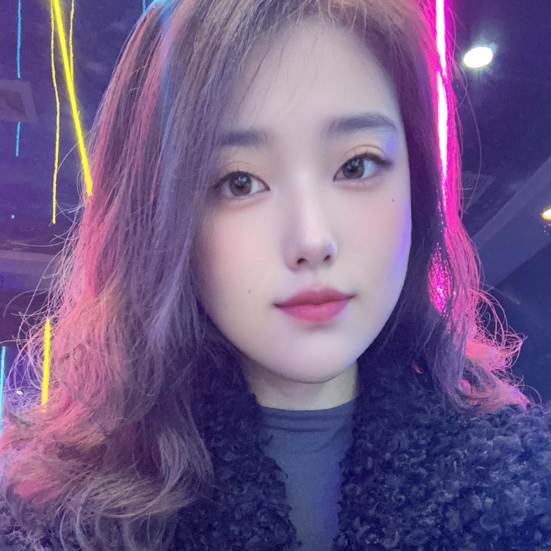 贾心小饼干  💕