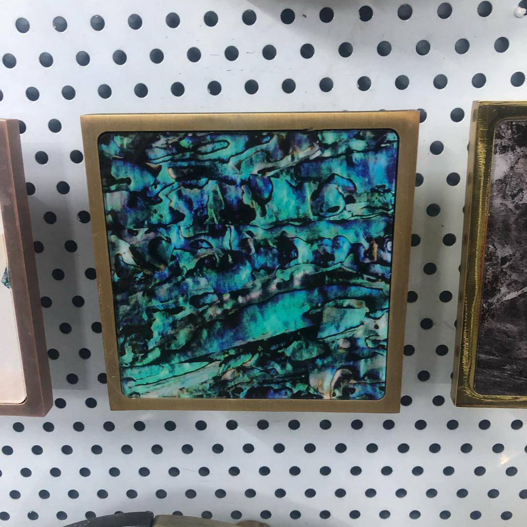 铝雕拉手小李哥