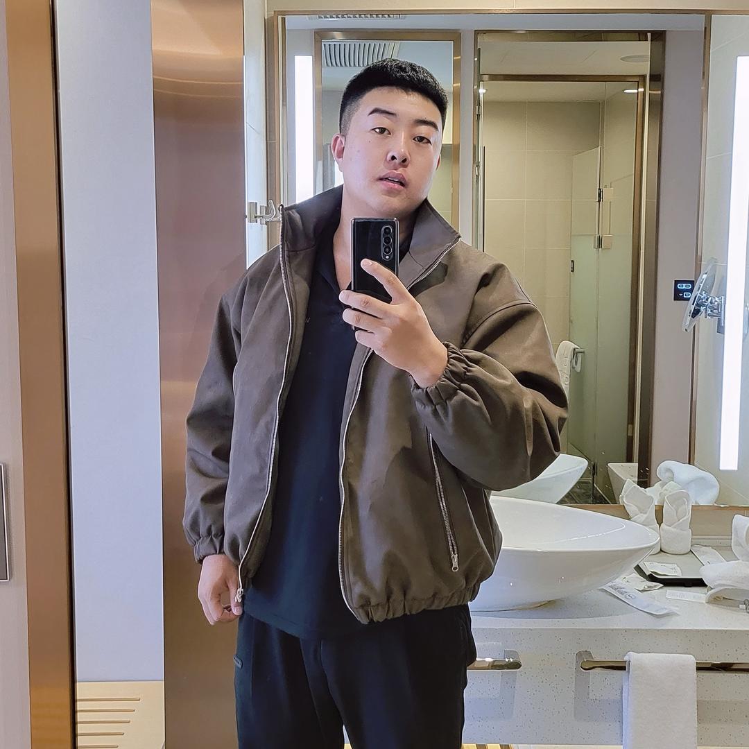 小昊的霸道酷路泽