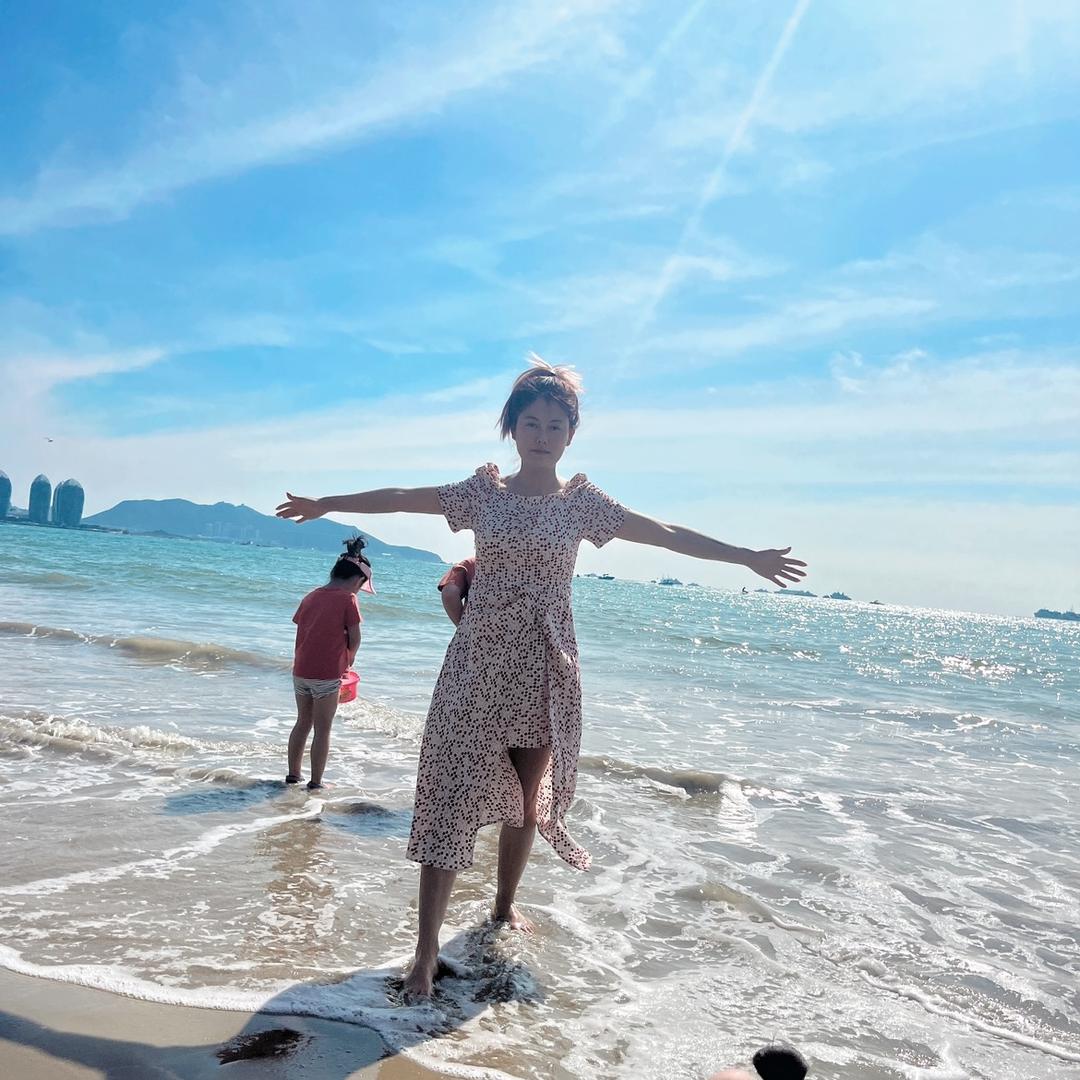 七月，