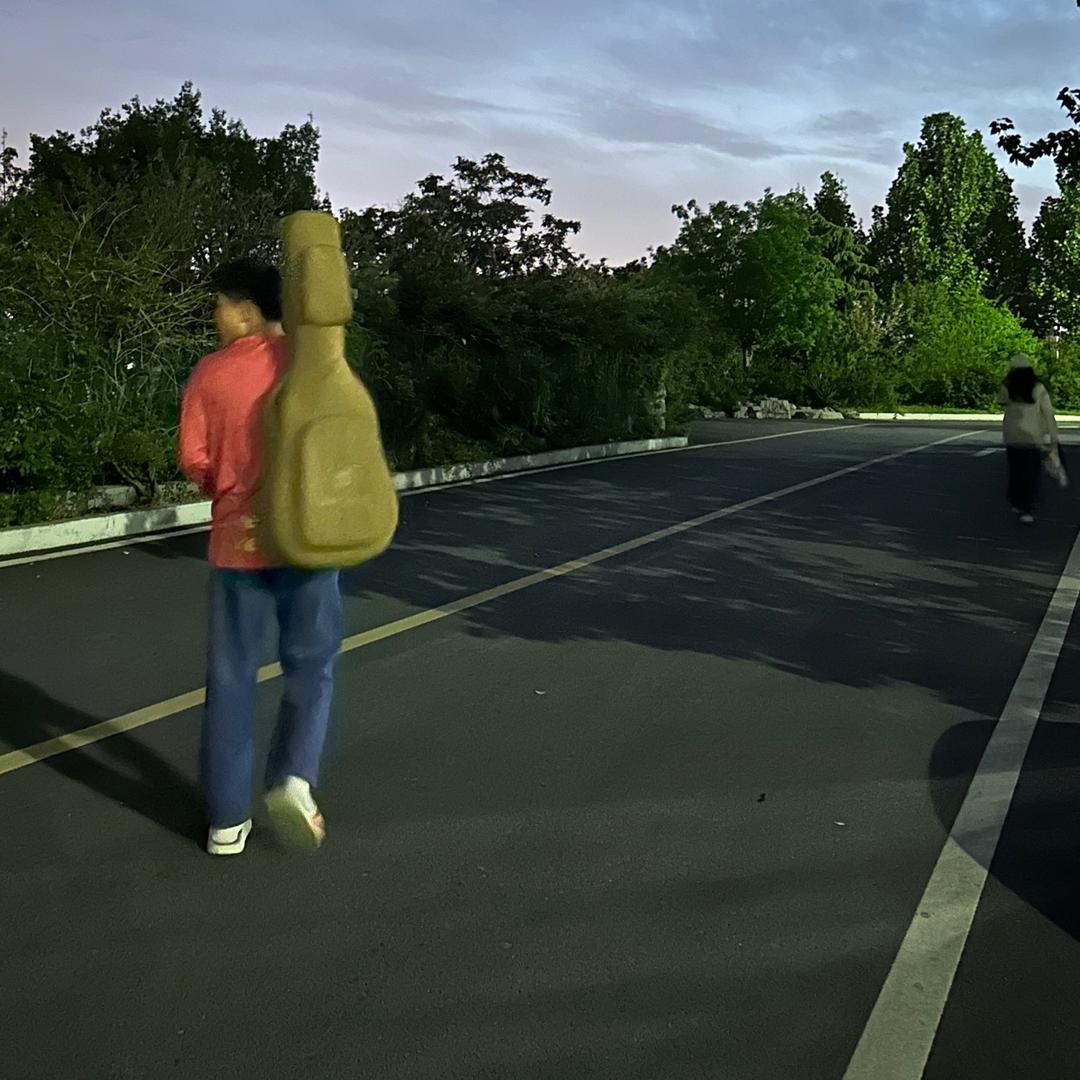 昱.
