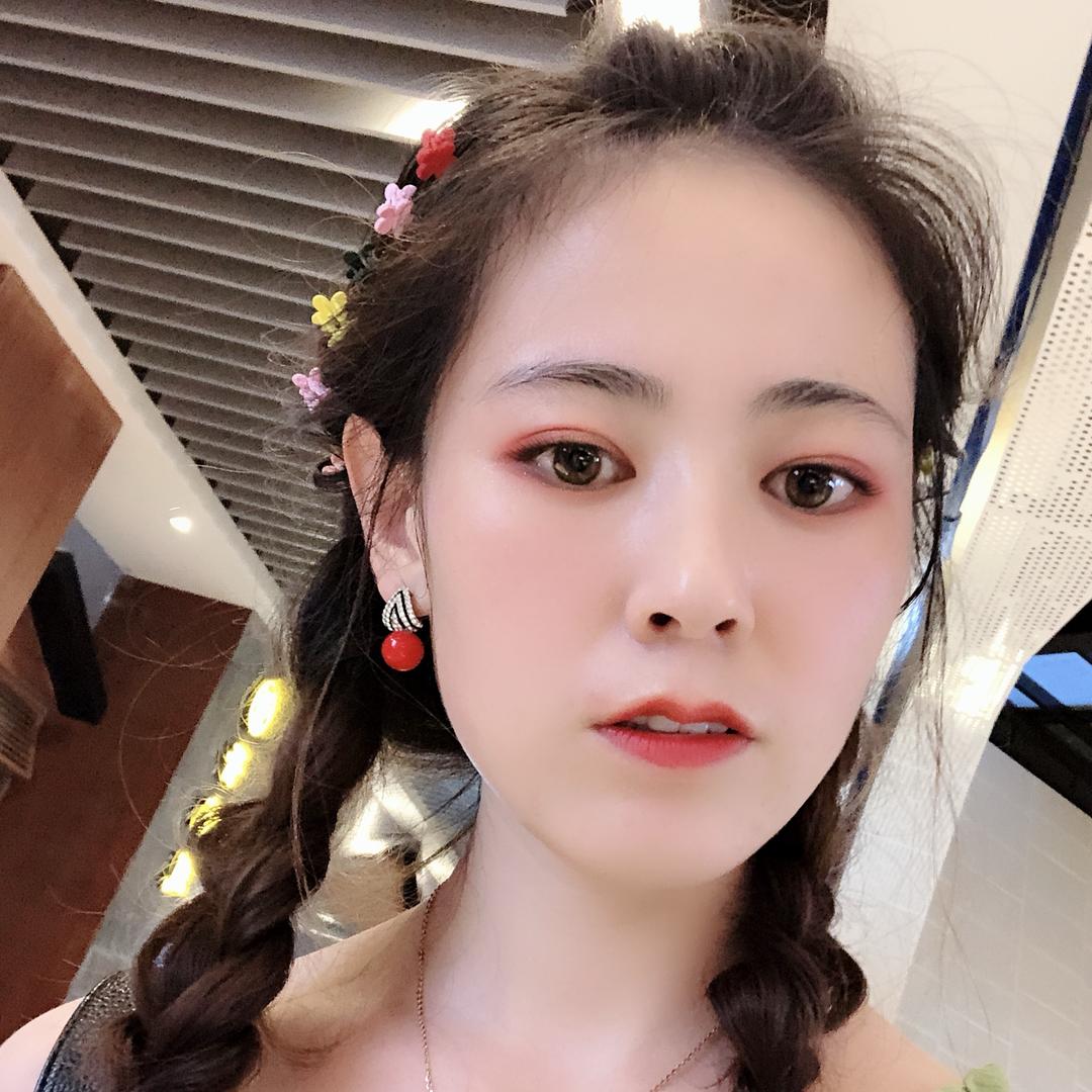 小 雨婷