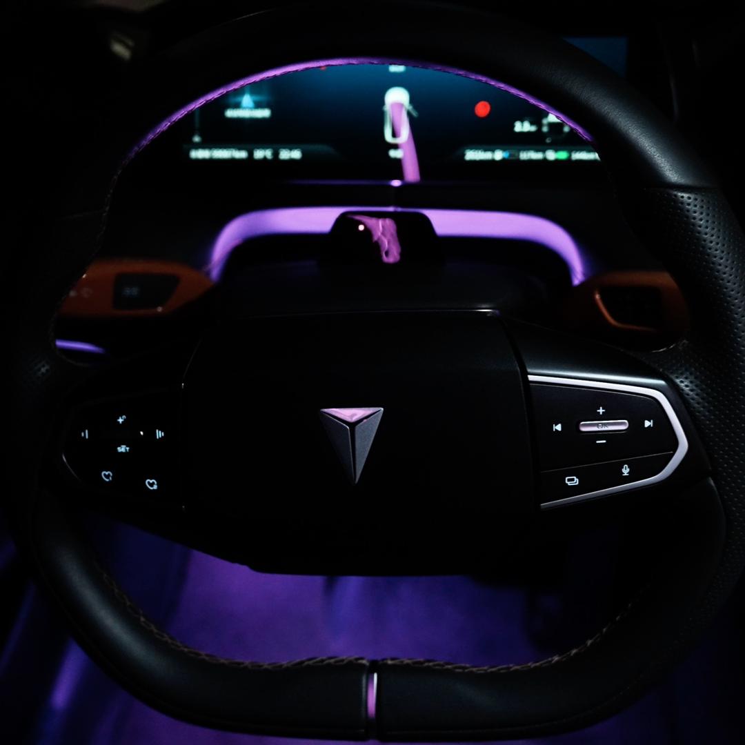 小艺（深蓝专车专用氛围灯）