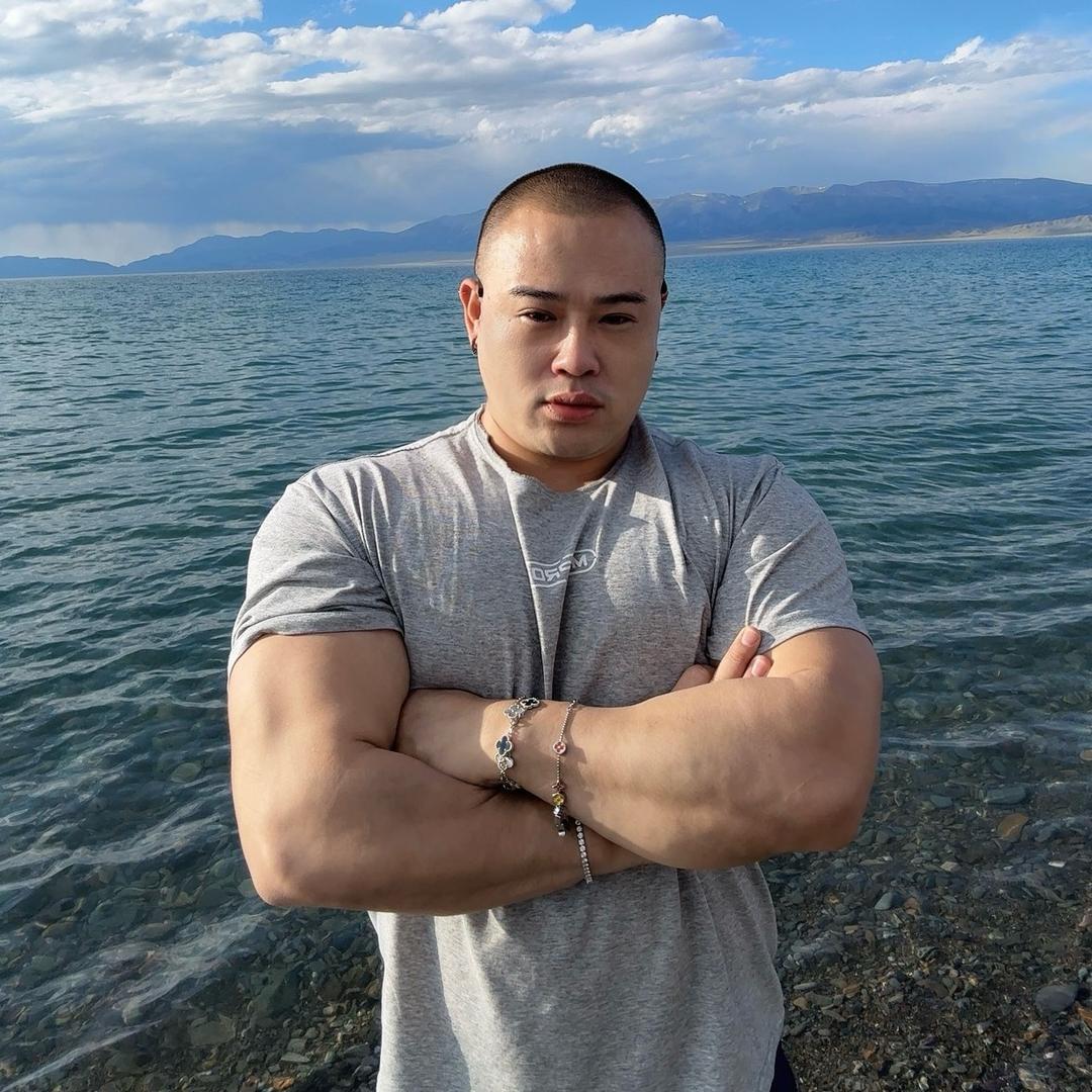 迷人的二牛哥