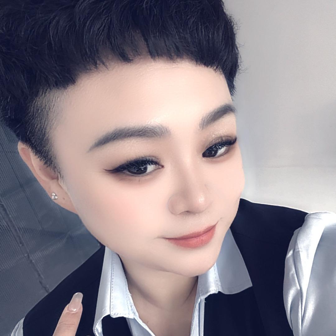 小熊熊🐻🐻🐻