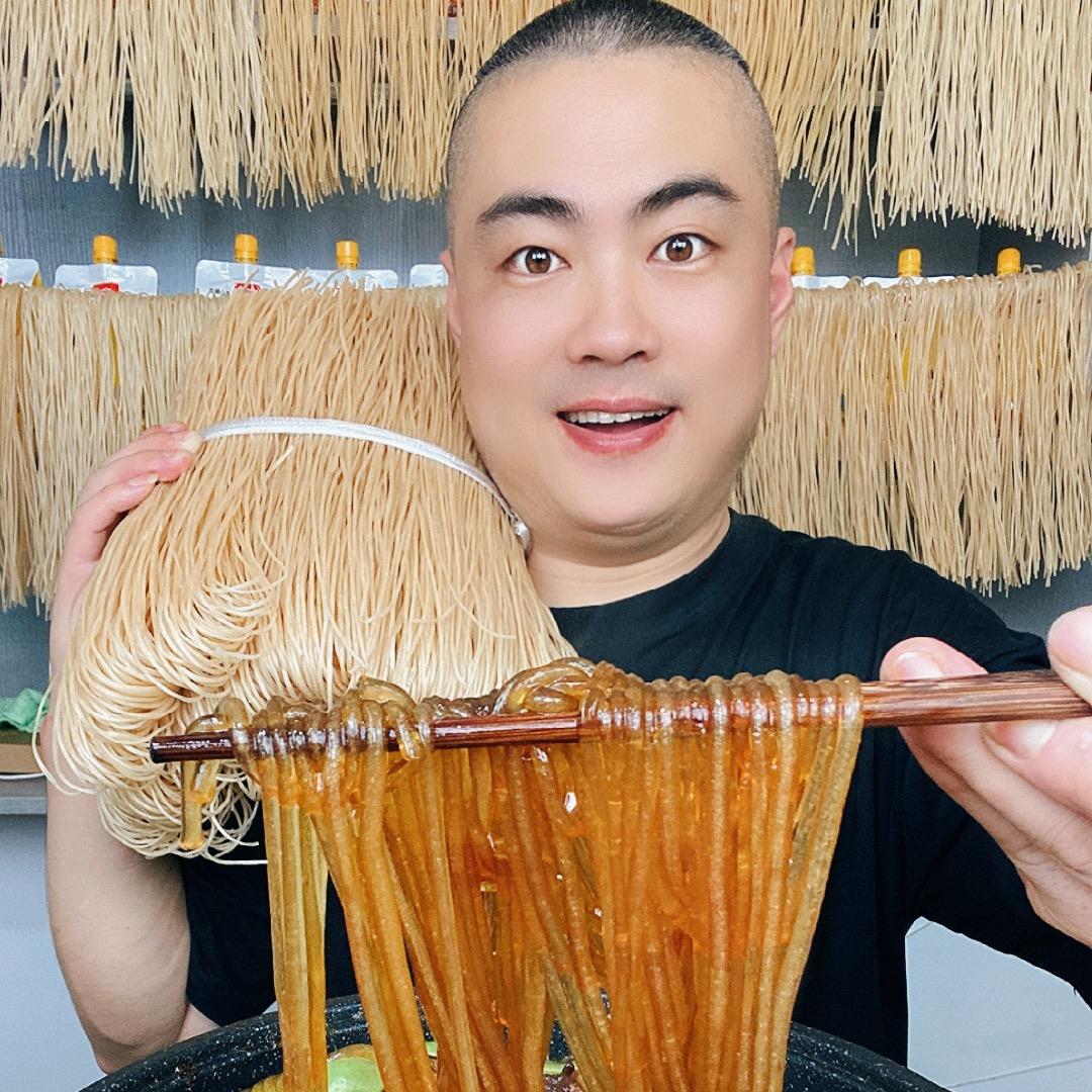 大胖小子贺梓铭