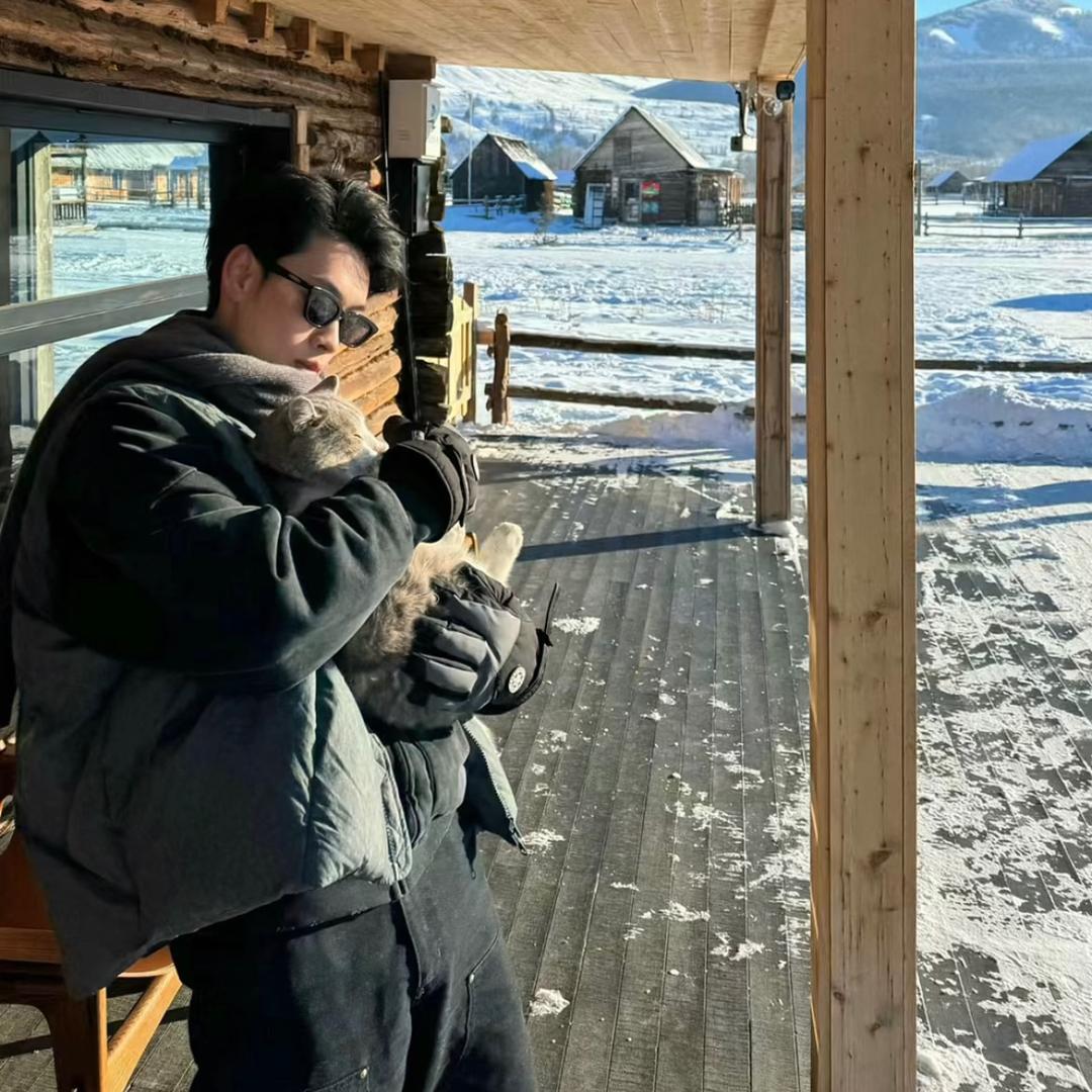 小Y.