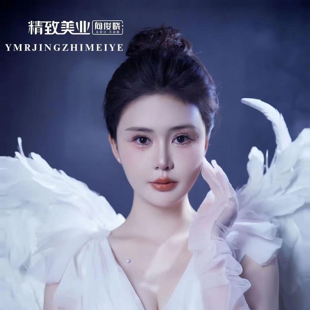 虞美人向俊晓设计师-潘丰