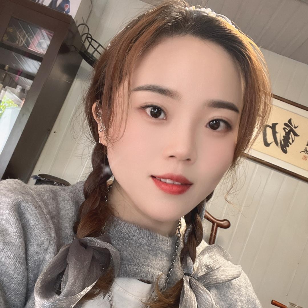 娟子好饿了～