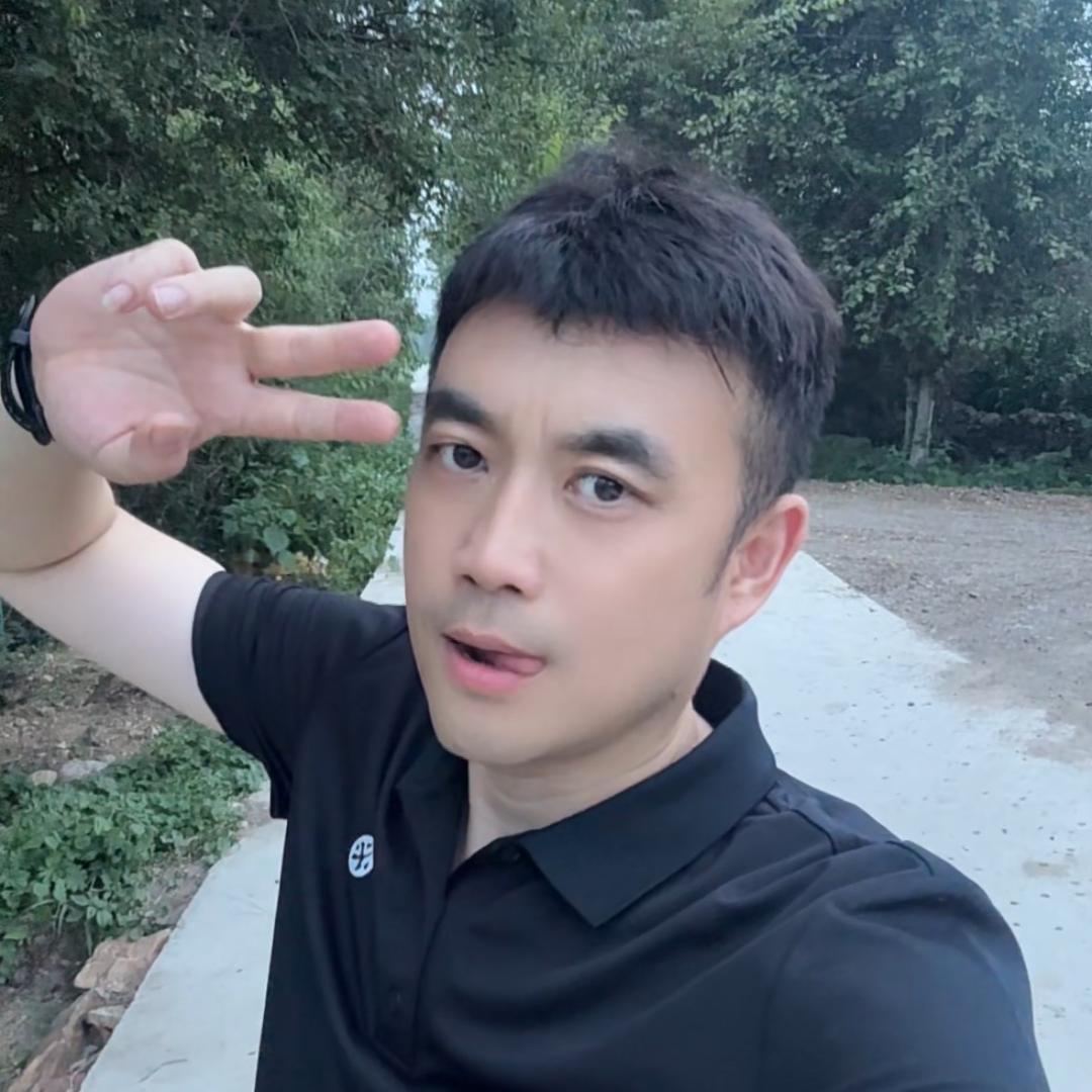 蓝朋友在努力s