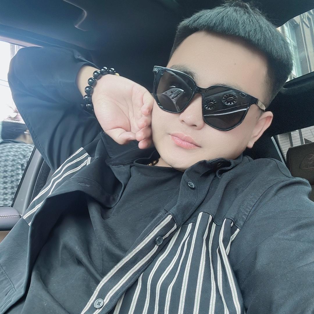 鸡西双囍高端车队(路虎奥迪霸道)