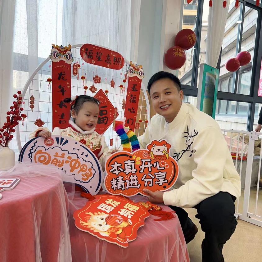 笃行者黄明