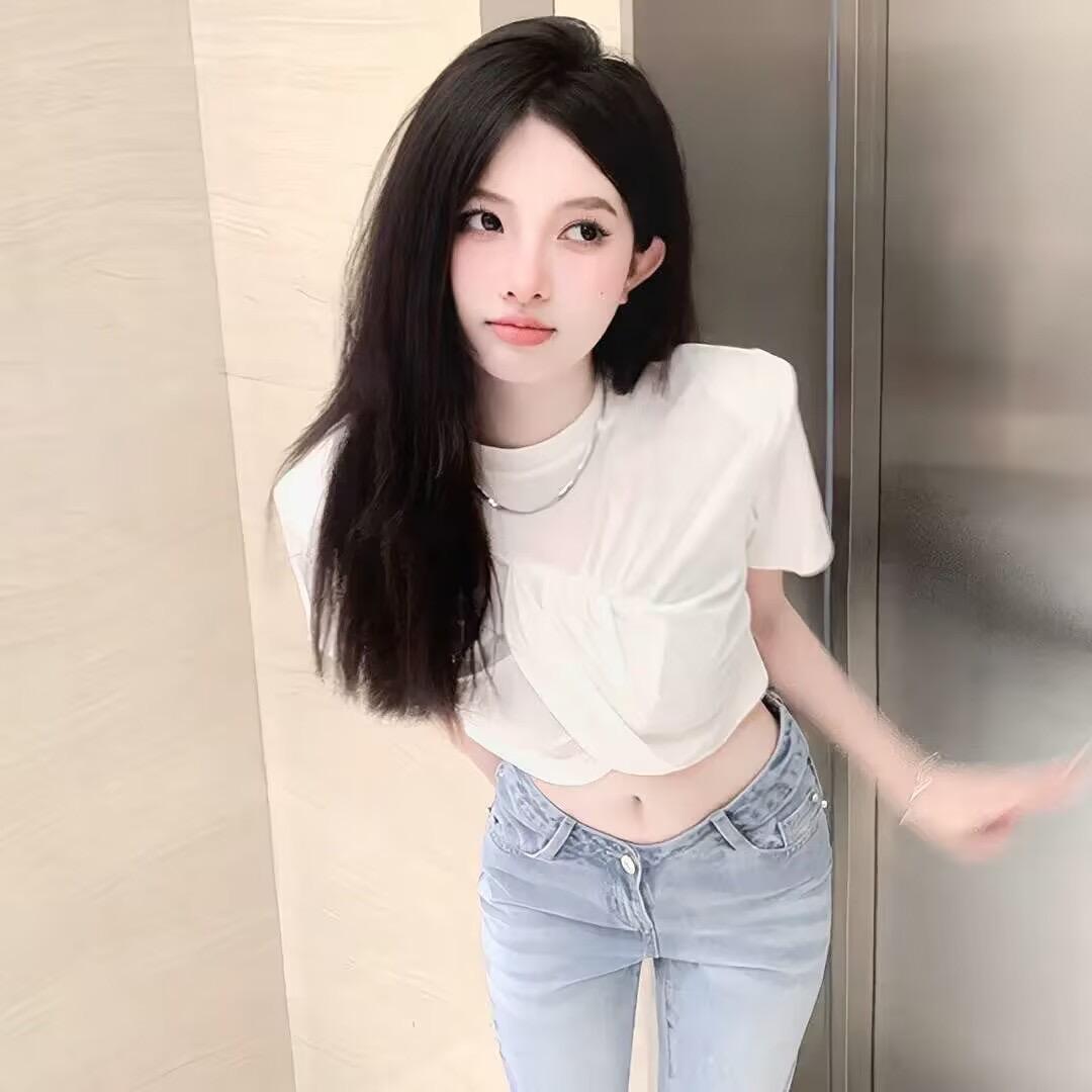 爱吃猫的小鱼