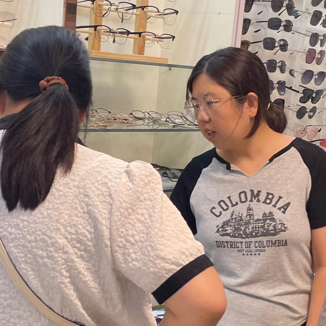 谢云娜乐视明眼镜(红星街店)