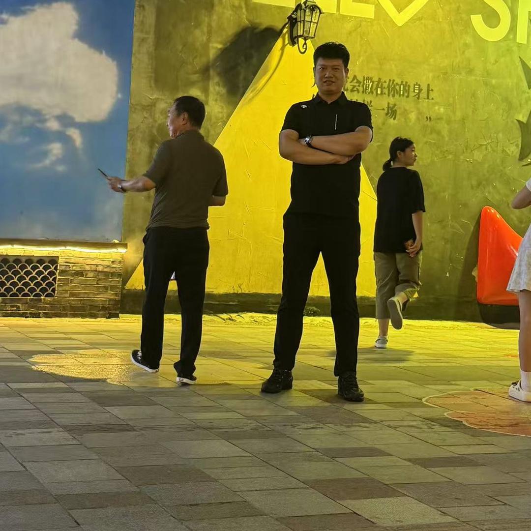 孙翠翠抻面烧烤小吃～飞老板