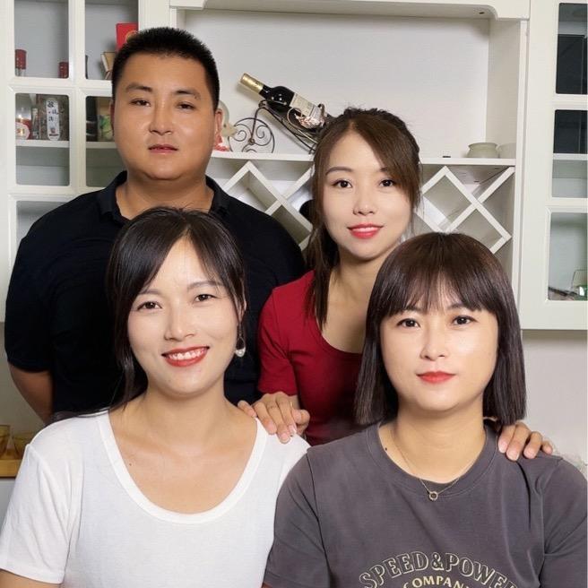 四个憨憨