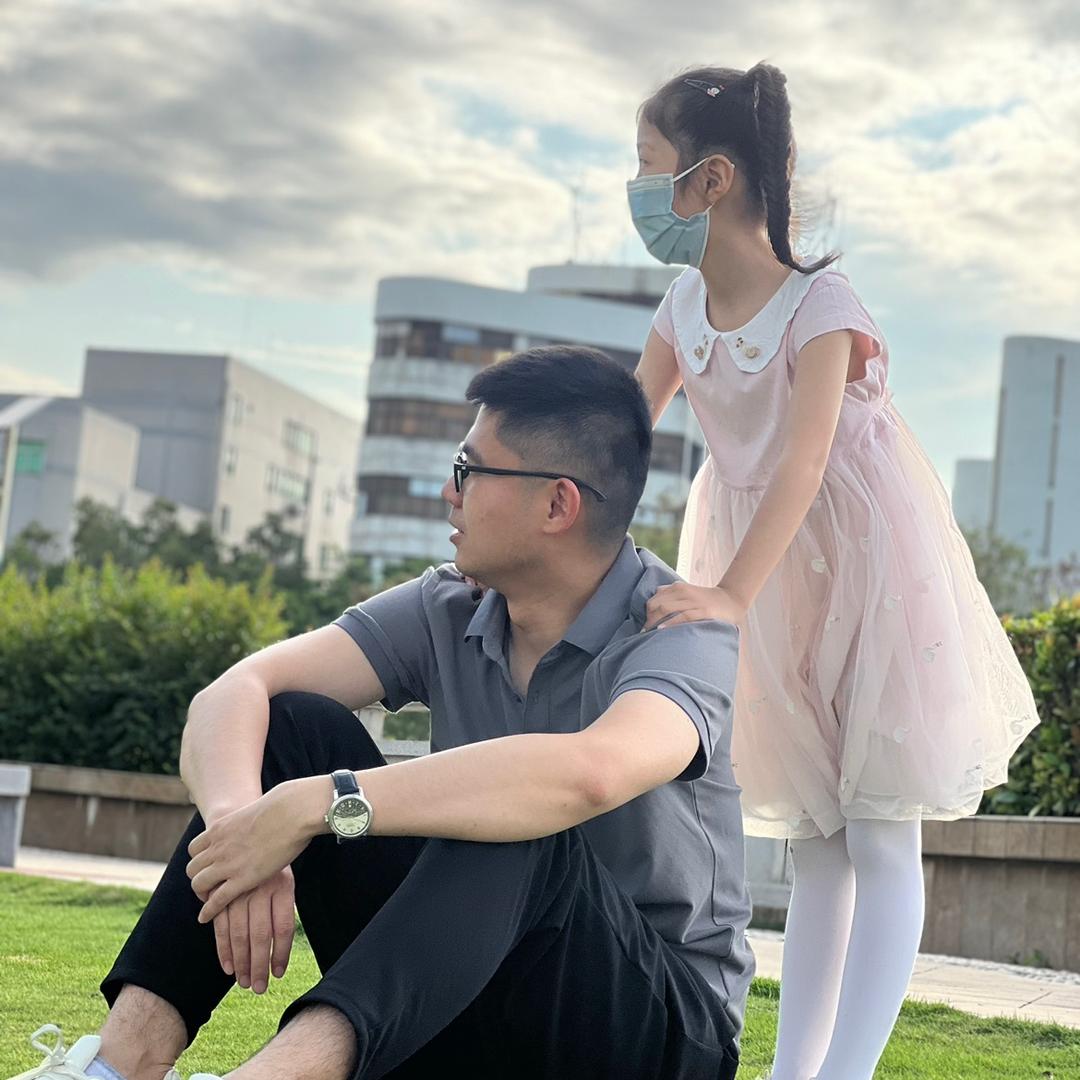 与鹅共舞的瑞哥