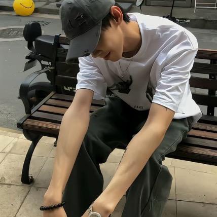 吐丝面包🍞