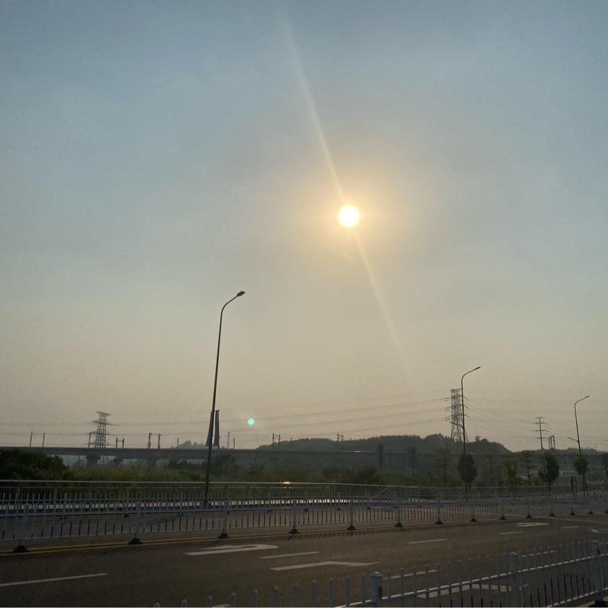 卢同学。