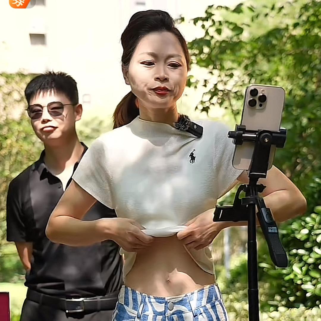 皮皮逗妈妈爸爸