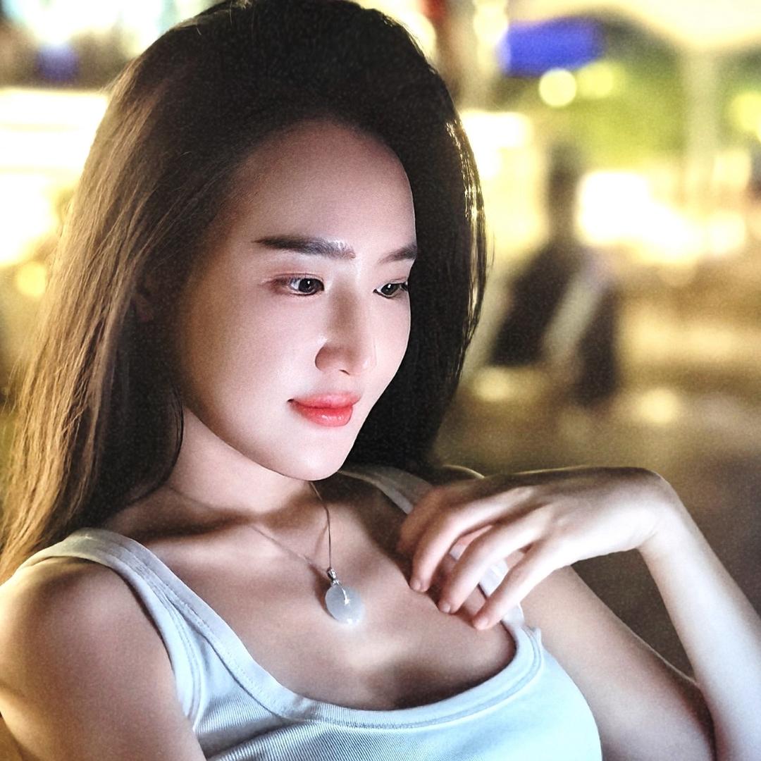 楚楚不冻人
