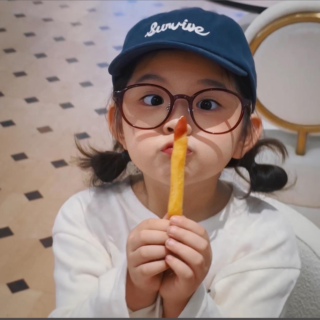 美女也会ᵉᵐᵒ