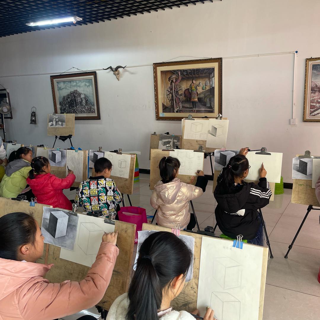 昌宁县画艺斋艺术培训学校