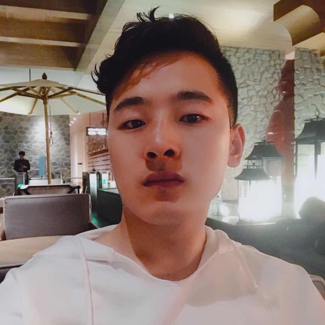 🏆推荐好物的小伙子～