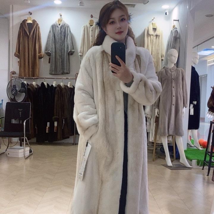 伊莎格尼水貂佳佳