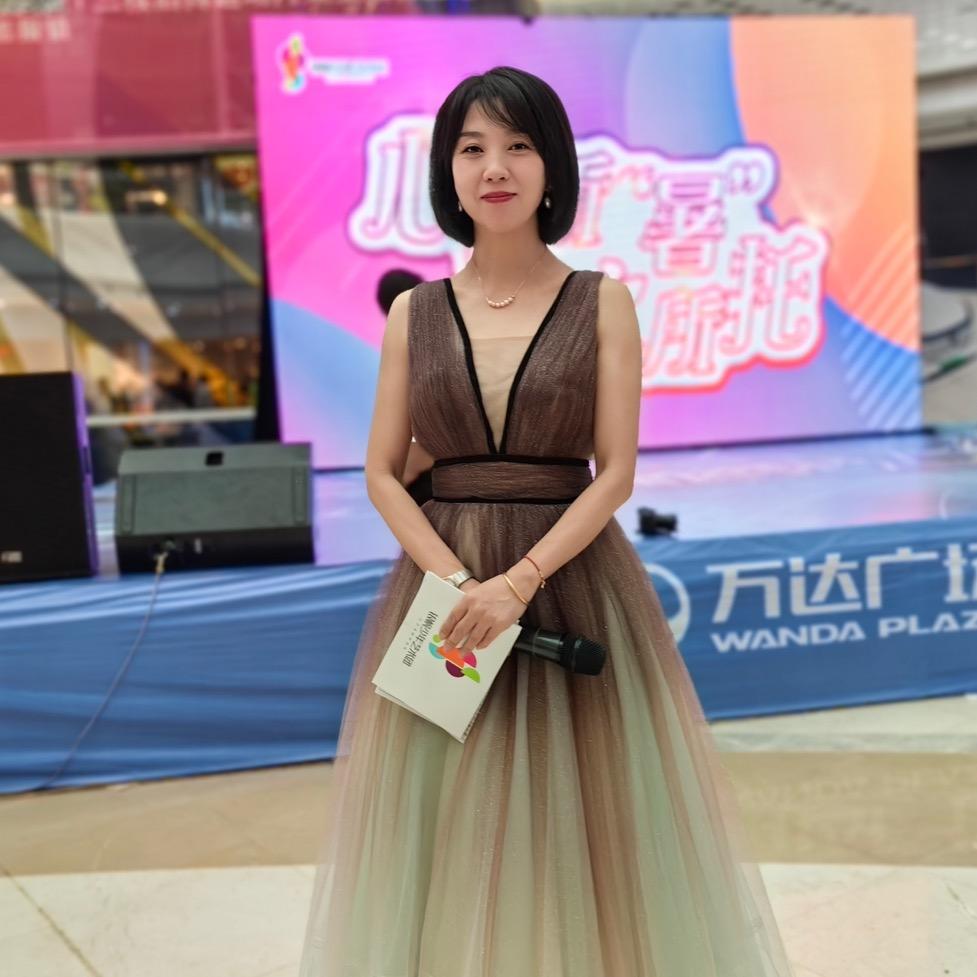 银帆艺术团口才裴老师