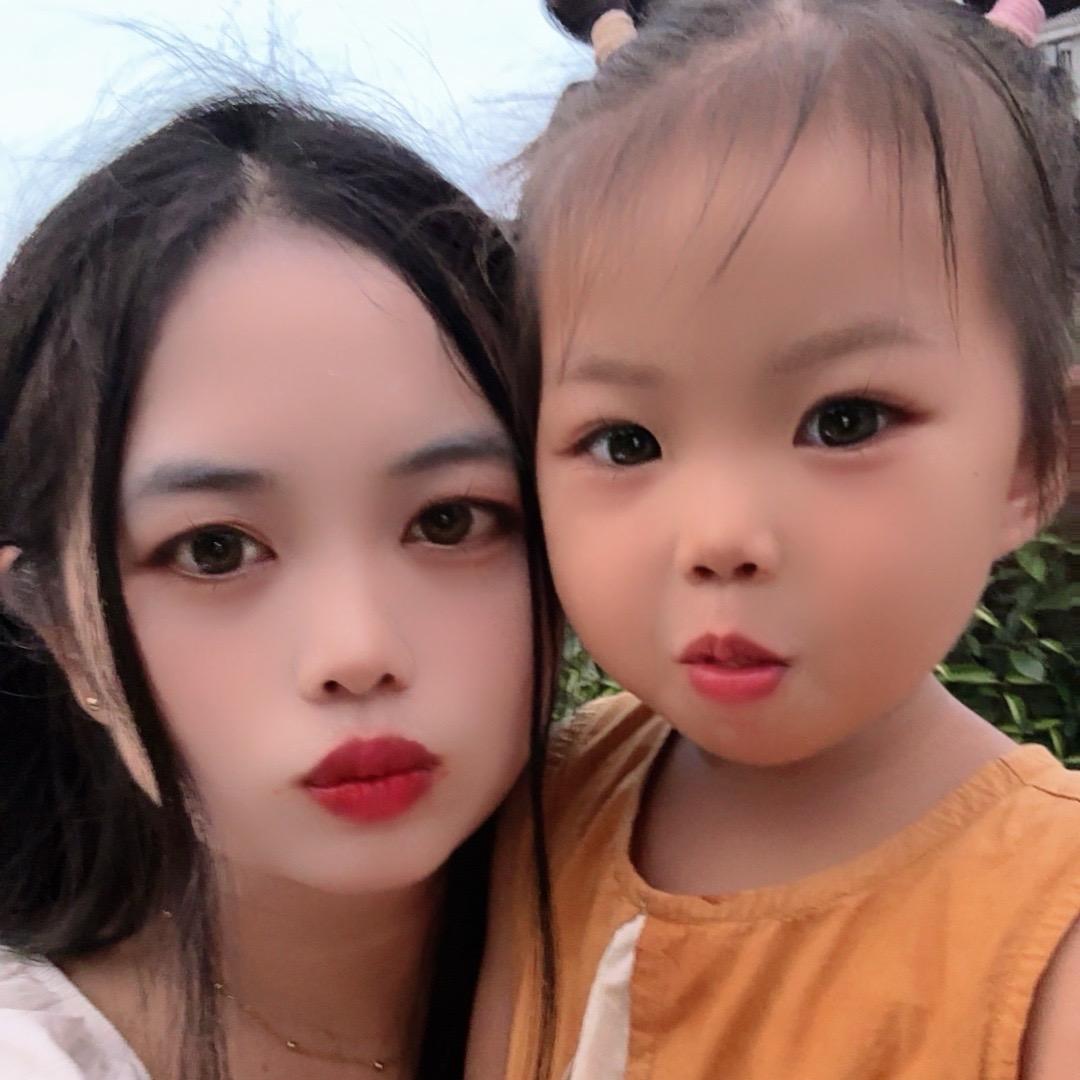 单亲妈妈带个女孩👧