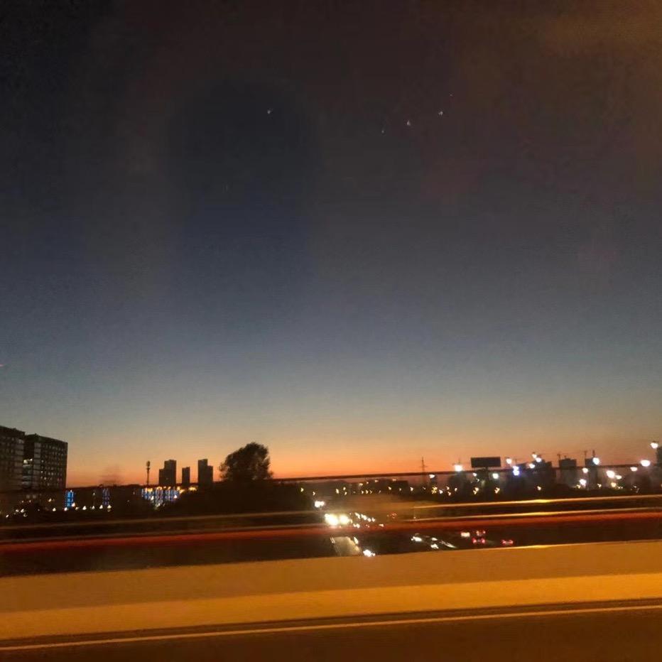 云朵中的糖果🍬