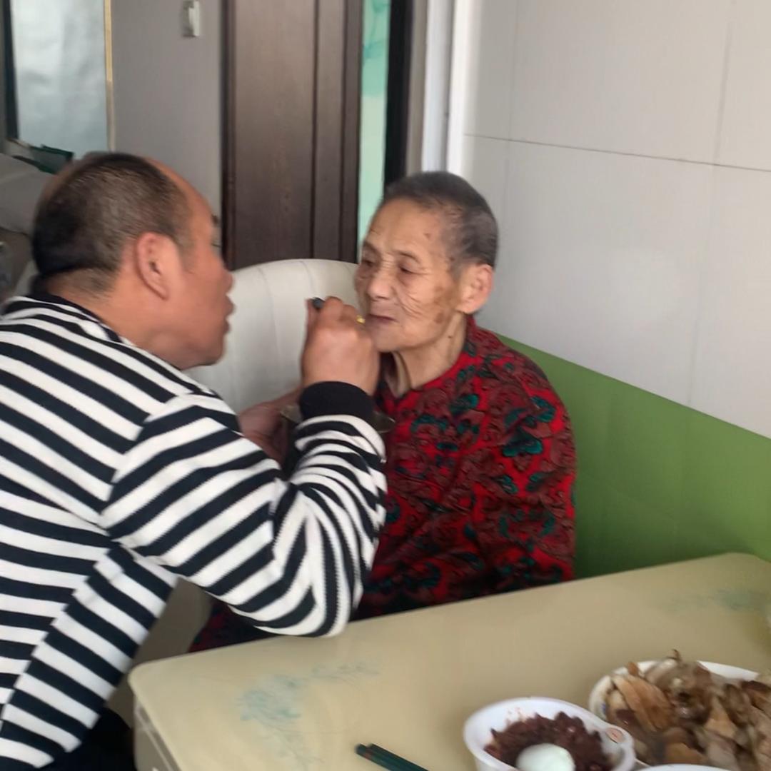 娟子后婆婆的幸福生活
