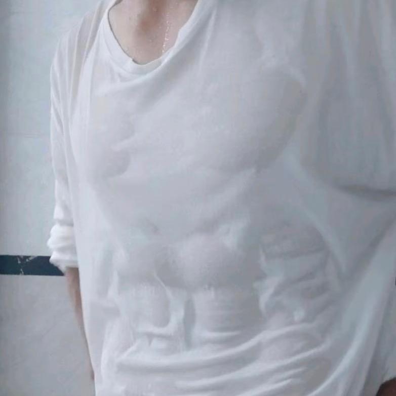 재물을탐내며호색하는소년