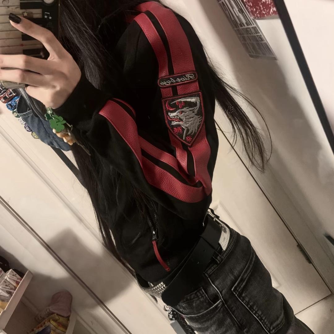 红大叔与他的几千个男伴