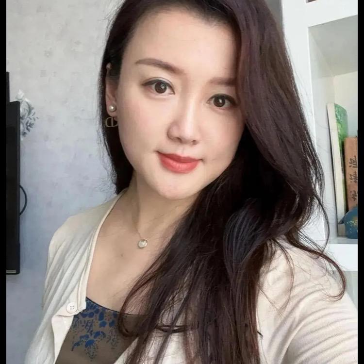 徐小芬一个人