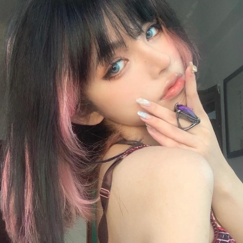 女的/