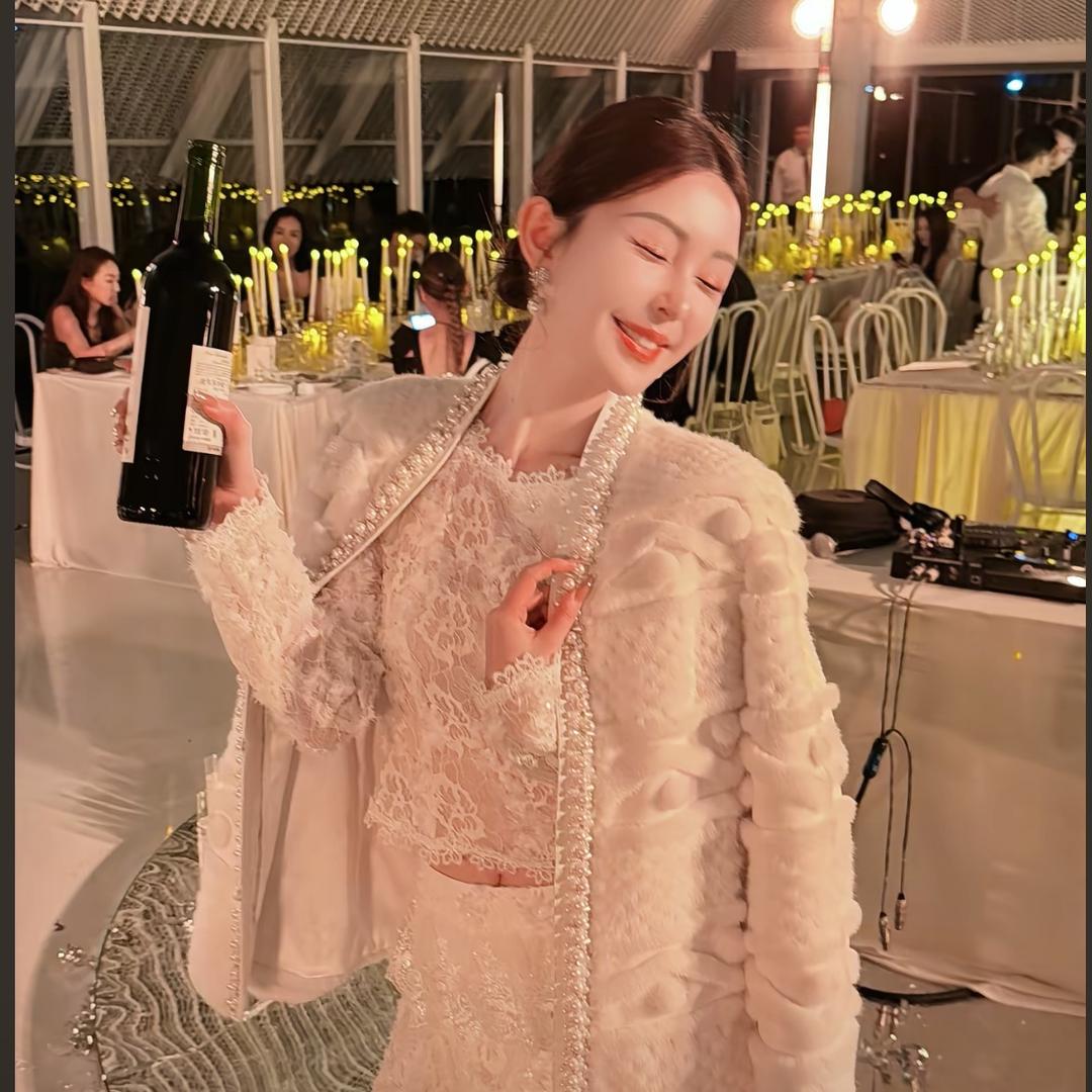 余潇潇💗高端服饰