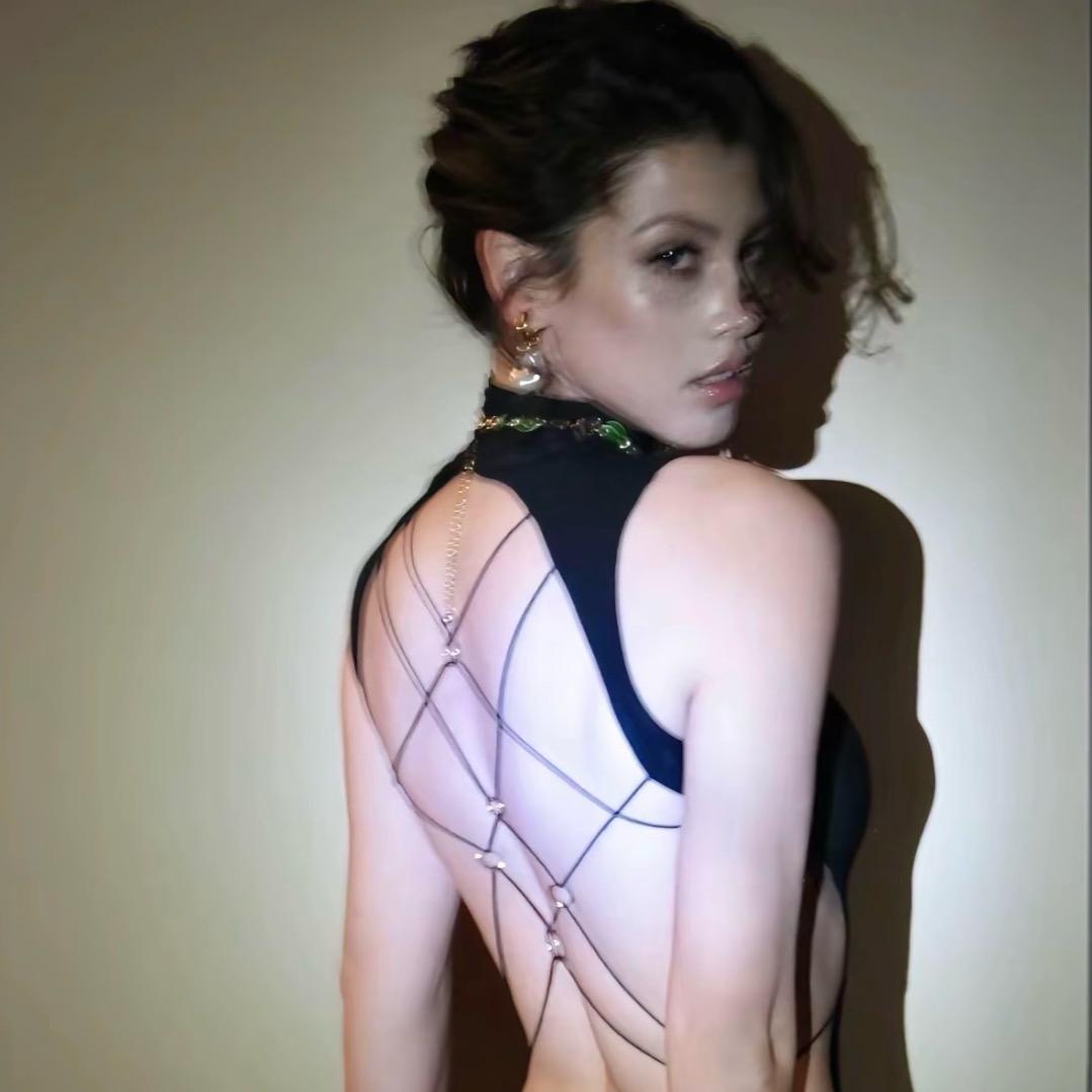 奶嘴味的娜阿姨