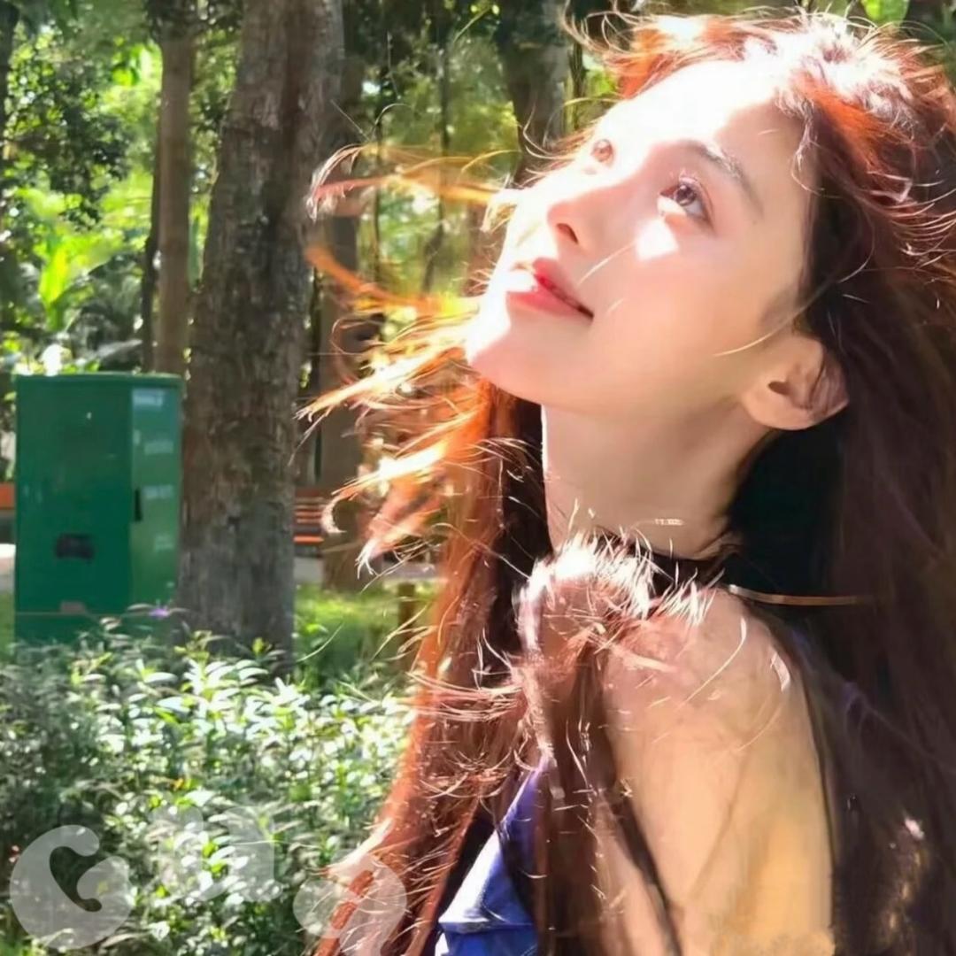 奶茶严严酱（玩游戏中）