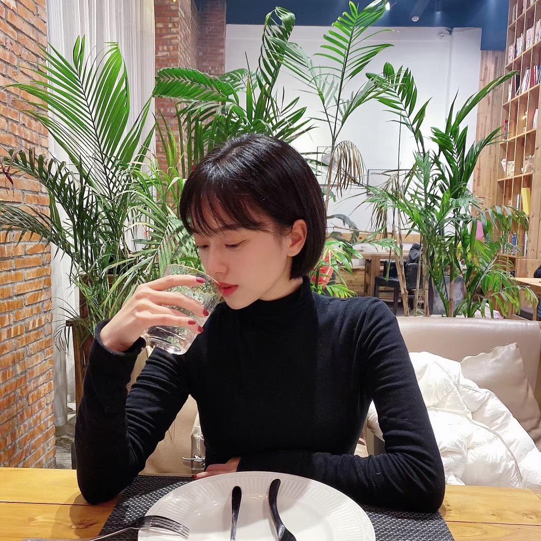 DL高端羊绒服装工厂店