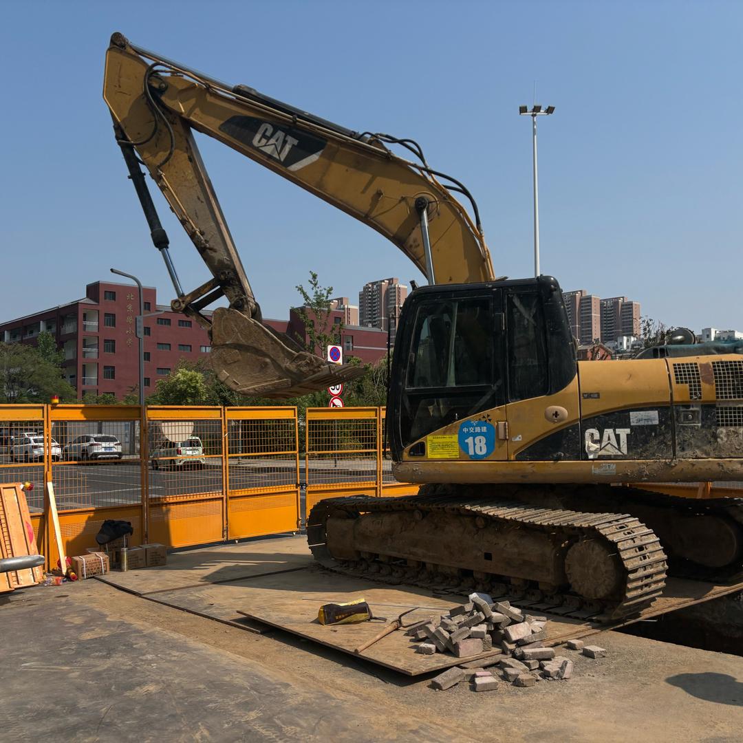 …Alone゜谁伴我闯荡