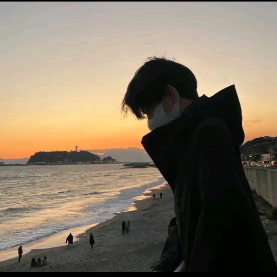 @🚬时光ᥫᦸᐝ不语🍻དྷ༗: