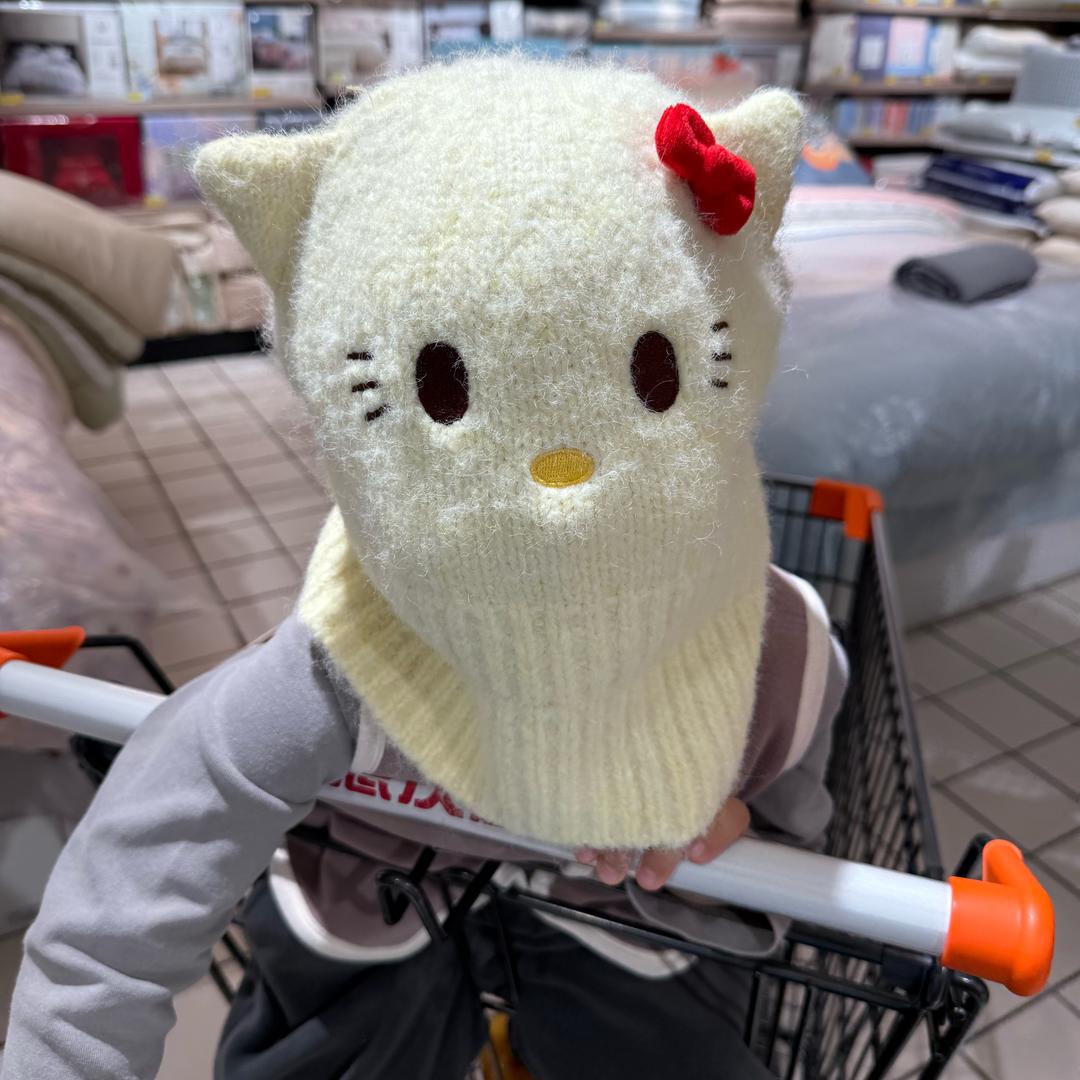 睿宝爱吃草莓🍓