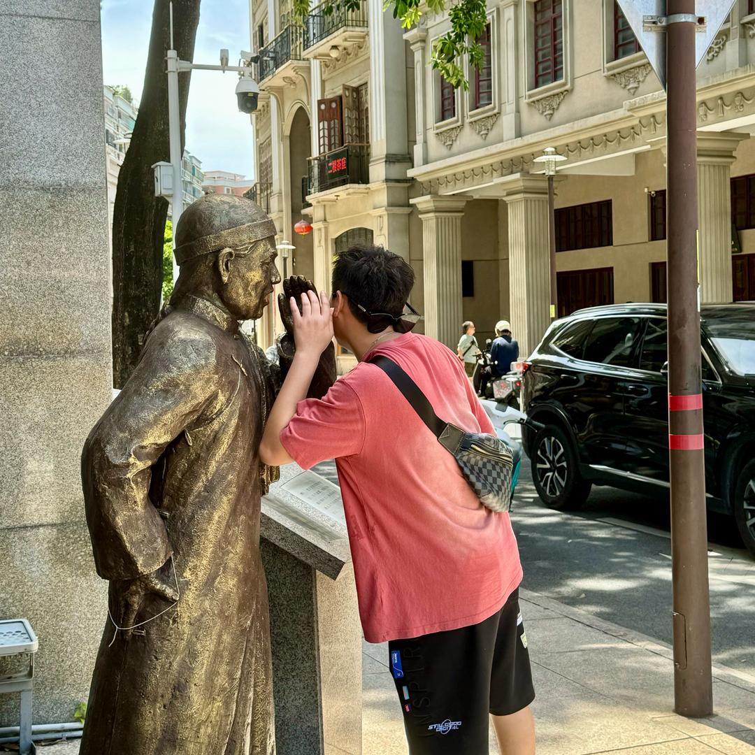 細B哥