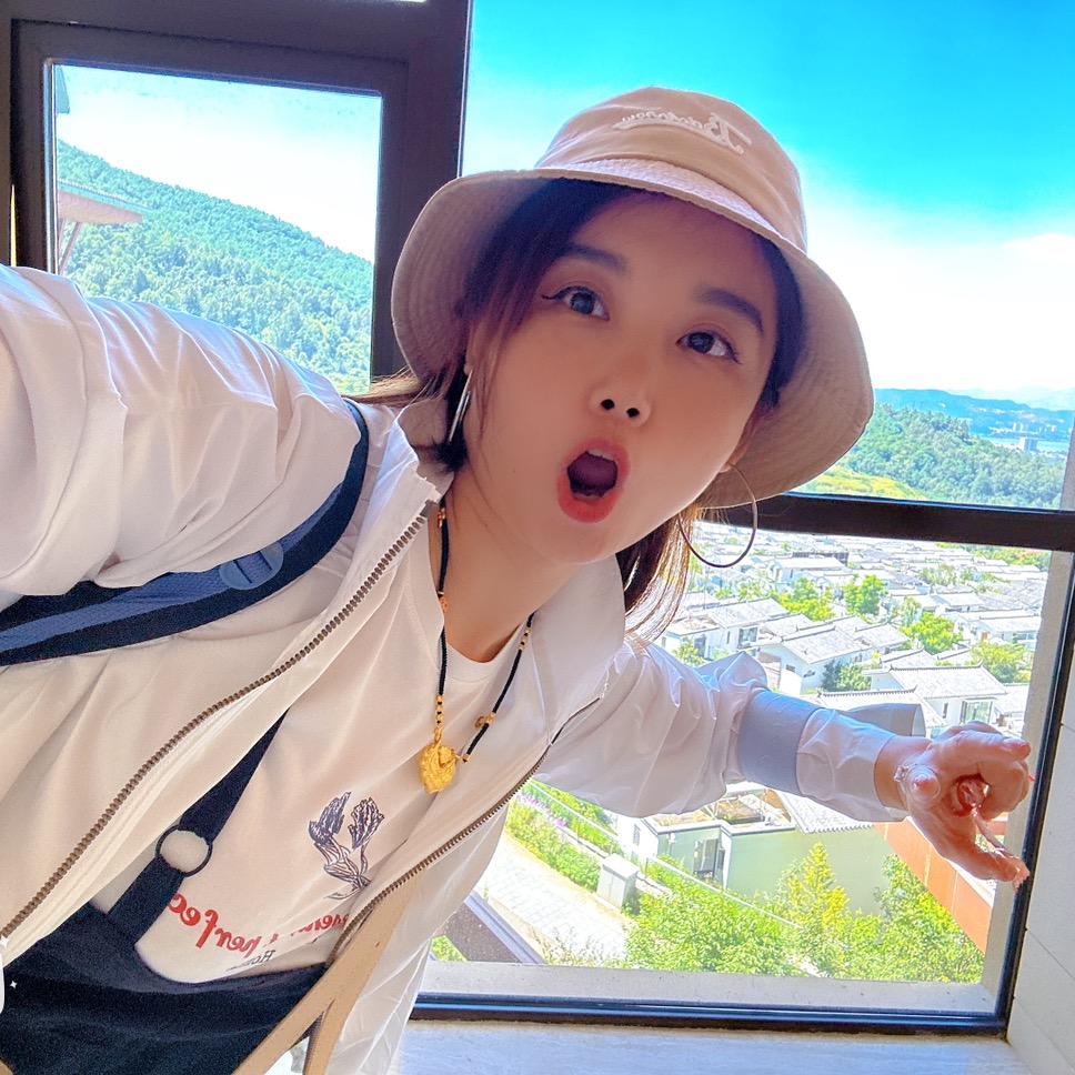 小叶子🍃…娜