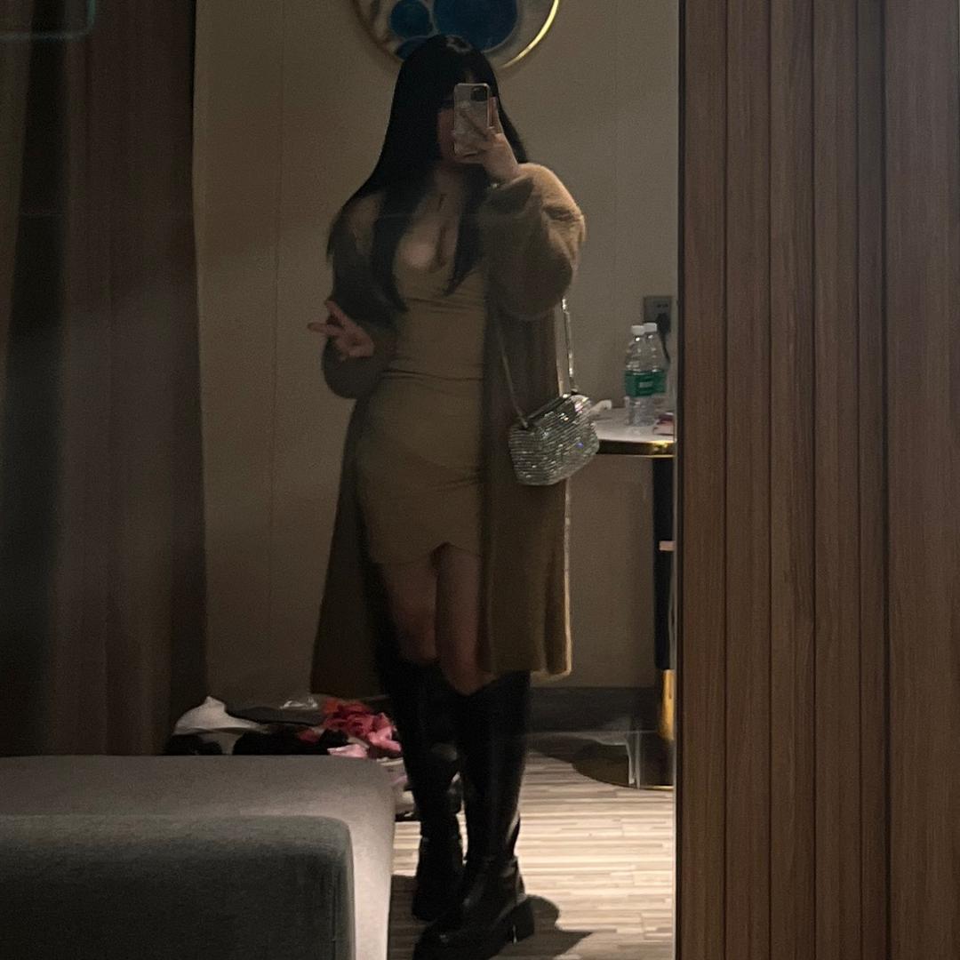 啊郁