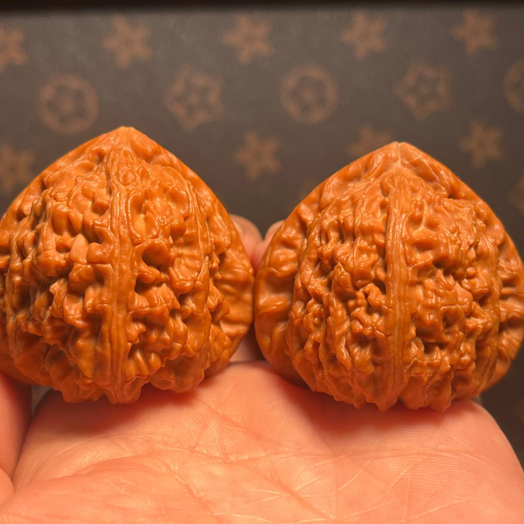 卖文玩核桃的小辉辉